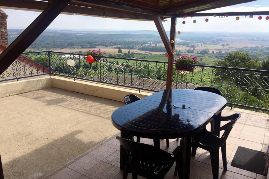 Apartamento Vue Panoramique Sur Le Vignoble Sancerre Exterior foto
